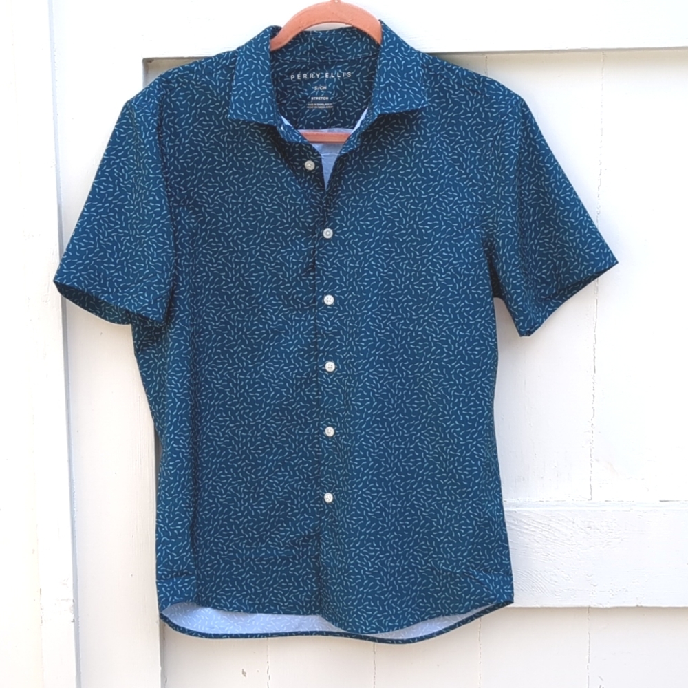 NWOT perry Ellis short sleeved shirt